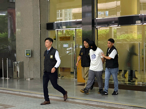 庇道男生 記恨班主任 潑通渠水重傷女老師